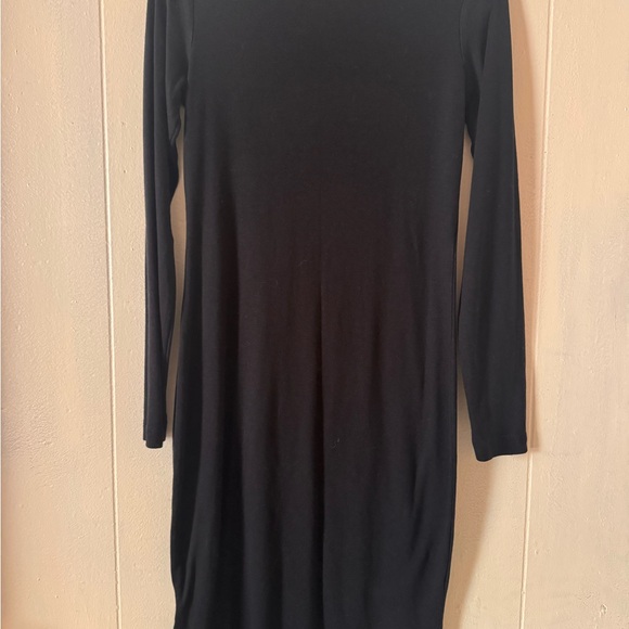 Club Monaco Dresses & Skirts - Club Monaco Black Long-Sleeve Bodycon Dress